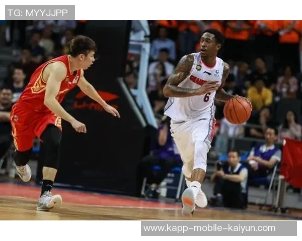 杰明表现出色关键时刻三分助力球队逆转胜利砍下12分6篮板5助攻