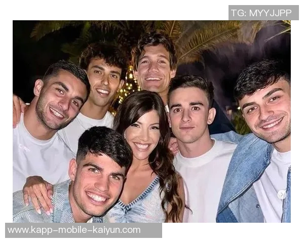 佩德里社交媒体分享与阿尔巴合照表达敬意感慨并肩作战的荣幸 佩德里社交媒体分享与阿尔巴合照表达敬意感慨并肩作战的荣幸